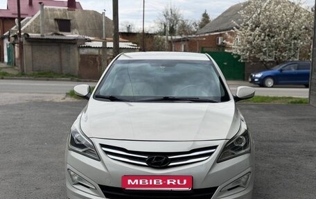 Hyundai Solaris II рестайлинг, 2015 год, 920 000 рублей, 8 фотография