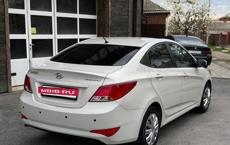 Hyundai Solaris II рестайлинг, 2015 год, 920 000 рублей, 3 фотография