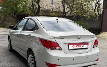 Hyundai Solaris II рестайлинг, 2015 год, 920 000 рублей, 5 фотография