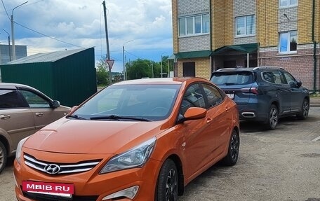 Hyundai Solaris II рестайлинг, 2015 год, 850 000 рублей, 2 фотография