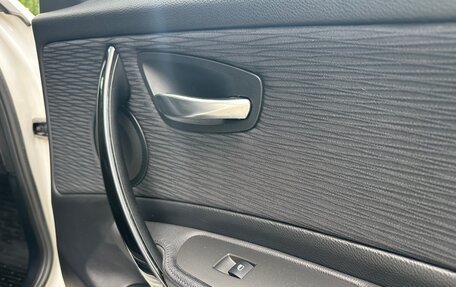 BMW 1 серия, 2011 год, 888 000 рублей, 24 фотография