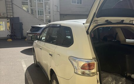 Mitsubishi Outlander III рестайлинг 3, 2012 год, 945 000 рублей, 6 фотография