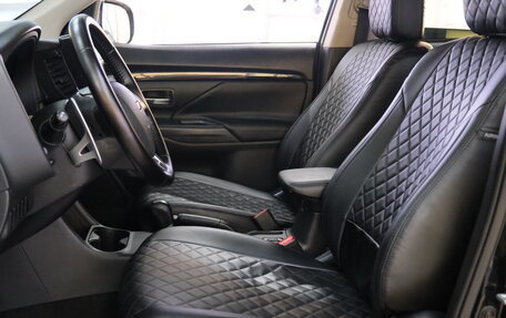 Mitsubishi Outlander III рестайлинг 3, 2014 год, 1 799 000 рублей, 8 фотография
