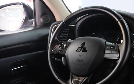 Mitsubishi Outlander III рестайлинг 3, 2014 год, 1 799 000 рублей, 13 фотография