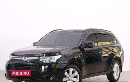Mitsubishi Outlander III рестайлинг 3, 2014 год, 1 799 000 рублей, 4 фотография