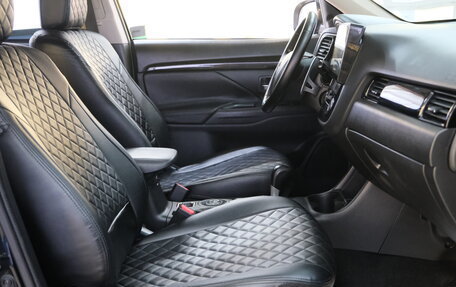 Mitsubishi Outlander III рестайлинг 3, 2014 год, 1 799 000 рублей, 19 фотография
