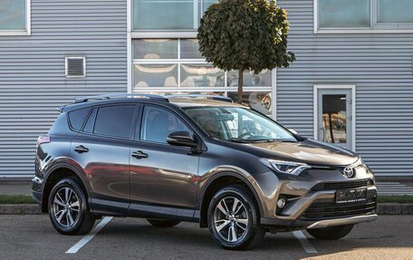 Toyota RAV4, 2019 год, 2 155 000 рублей, 3 фотография
