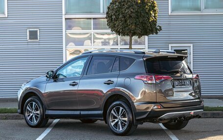 Toyota RAV4, 2019 год, 2 155 000 рублей, 4 фотография