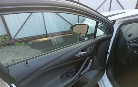 Opel Astra K, 2020 год, 1 300 000 рублей, 18 фотография