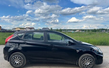 Hyundai Solaris II рестайлинг, 2013 год, 870 000 рублей, 2 фотография