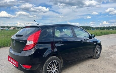 Hyundai Solaris II рестайлинг, 2013 год, 870 000 рублей, 3 фотография