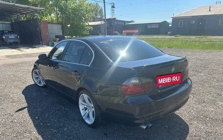 BMW 3 серия, 2007 год, 700 000 рублей, 18 фотография