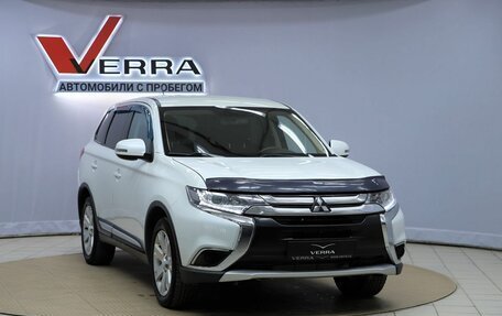 Mitsubishi Outlander III рестайлинг 3, 2015 год, 1 390 000 рублей, 3 фотография