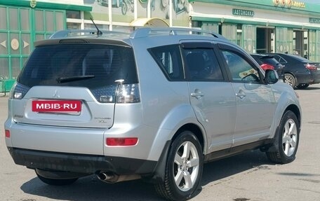 Mitsubishi Outlander III рестайлинг 3, 2008 год, 880 000 рублей, 8 фотография
