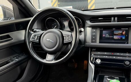 Jaguar XF II, 2018 год, 1 999 999 рублей, 10 фотография