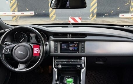 Jaguar XF II, 2018 год, 1 999 999 рублей, 9 фотография