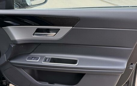 Jaguar XF II, 2018 год, 1 999 999 рублей, 16 фотография