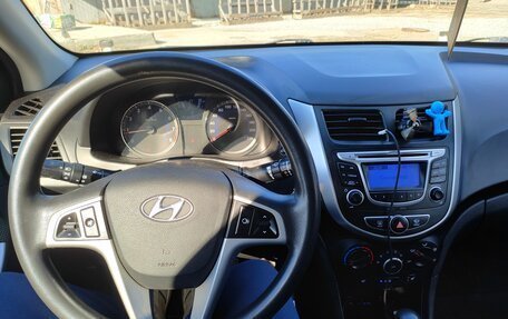 Hyundai Solaris II рестайлинг, 2013 год, 670 000 рублей, 13 фотография