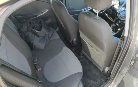 Hyundai Solaris II рестайлинг, 2013 год, 670 000 рублей, 12 фотография