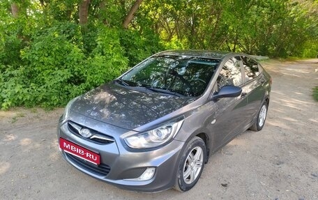 Hyundai Solaris II рестайлинг, 2013 год, 670 000 рублей, 2 фотография