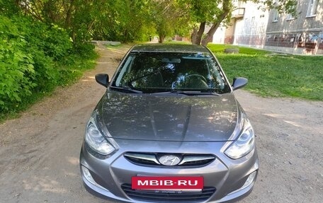 Hyundai Solaris II рестайлинг, 2013 год, 670 000 рублей, 10 фотография