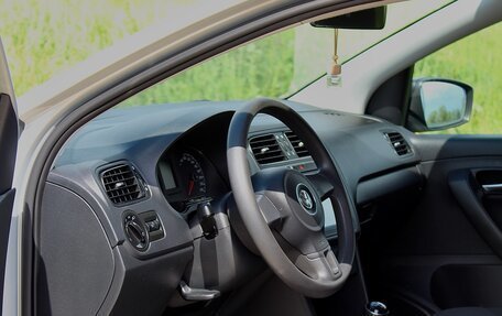 Volkswagen Polo VI (EU Market), 2015 год, 1 050 000 рублей, 11 фотография