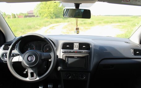 Volkswagen Polo VI (EU Market), 2015 год, 1 050 000 рублей, 25 фотография