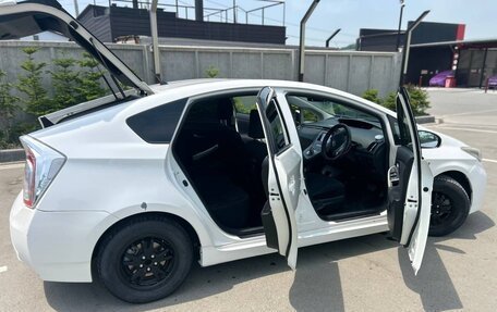 Toyota Prius, 2014 год, 950 000 рублей, 13 фотография
