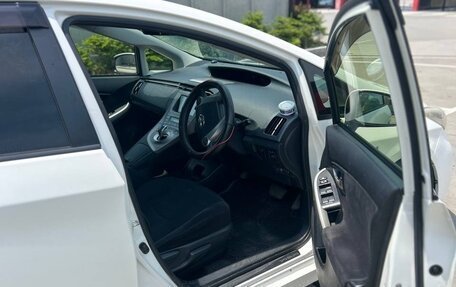 Toyota Prius, 2014 год, 950 000 рублей, 10 фотография