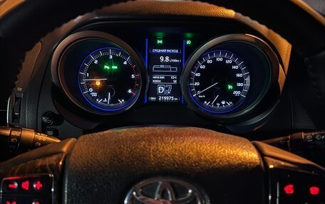 Toyota Land Cruiser Prado 150 рестайлинг 2, 2014 год, 3 200 000 рублей, 6 фотография