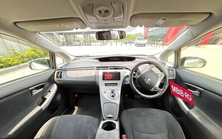 Toyota Prius, 2014 год, 950 000 рублей, 16 фотография