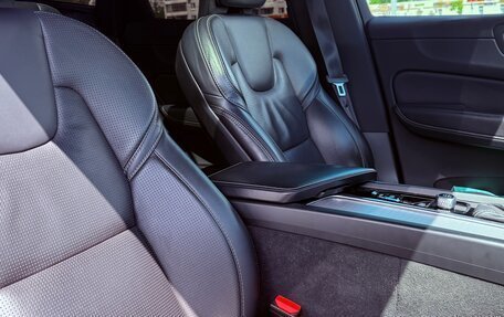 Volvo XC60 II, 2019 год, 4 300 000 рублей, 11 фотография
