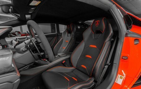 Lamborghini Huracán, 2021 год, 21 800 000 рублей, 14 фотография
