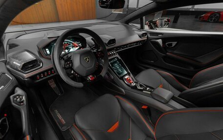 Lamborghini Huracán, 2021 год, 21 800 000 рублей, 15 фотография