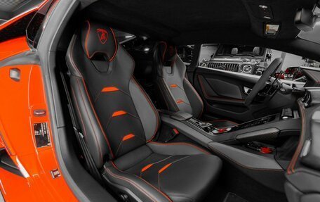 Lamborghini Huracán, 2021 год, 21 800 000 рублей, 24 фотография