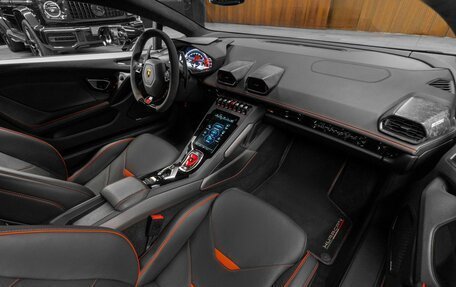 Lamborghini Huracán, 2021 год, 21 800 000 рублей, 23 фотография