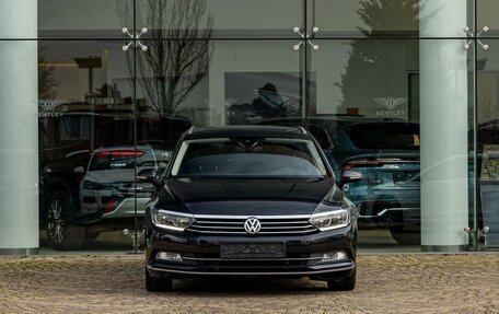 Volkswagen Passat B8 рестайлинг, 2018 год, 1 835 000 рублей, 2 фотография