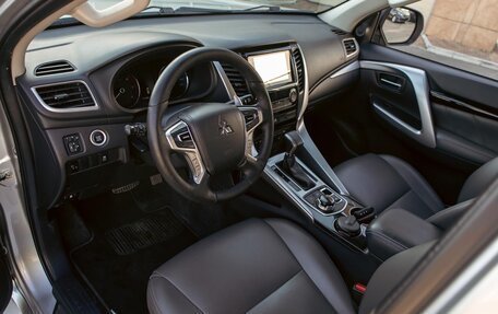 Mitsubishi Pajero Sport III рестайлинг, 2021 год, 2 675 000 рублей, 13 фотография