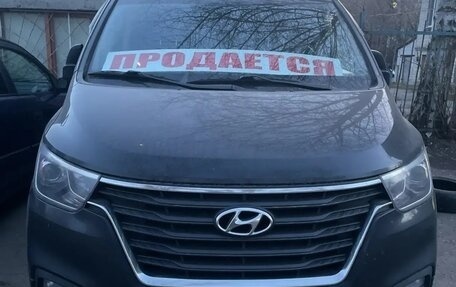 Hyundai Grand Starex Grand Starex I рестайлинг 2, 2019 год, 2 500 000 рублей, 1 фотография