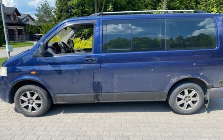 Volkswagen Transporter T5 рестайлинг, 2004 год, 800 000 рублей, 3 фотография