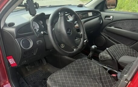 Mitsubishi Outlander III рестайлинг 3, 2004 год, 650 000 рублей, 5 фотография