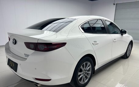Mazda 3, 2021 год, 2 030 000 рублей, 4 фотография