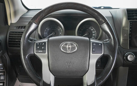 Toyota Land Cruiser Prado 150 рестайлинг 2, 2011 год, 2 299 000 рублей, 16 фотография