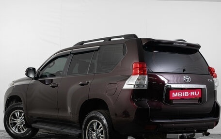 Toyota Land Cruiser Prado 150 рестайлинг 2, 2011 год, 2 299 000 рублей, 5 фотография