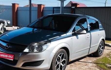 Opel Astra H, 2008 год, 300 000 рублей, 1 фотография