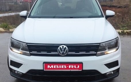 Volkswagen Tiguan II, 2018 год, 2 100 000 рублей, 1 фотография