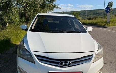 Hyundai Solaris II рестайлинг, 2016 год, 655 000 рублей, 1 фотография