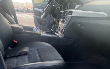 Mercedes-Benz C-Класс, 2011 год, 2 150 000 рублей, 10 фотография