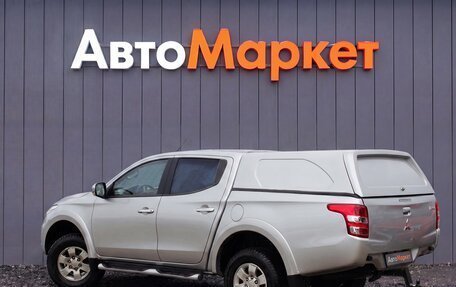 Mitsubishi L200 IV рестайлинг, 2015 год, 1 799 000 рублей, 4 фотография