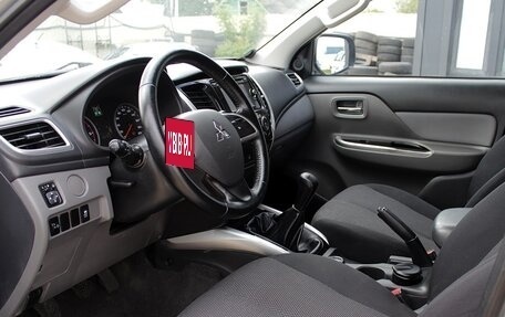 Mitsubishi L200 IV рестайлинг, 2015 год, 1 799 000 рублей, 5 фотография